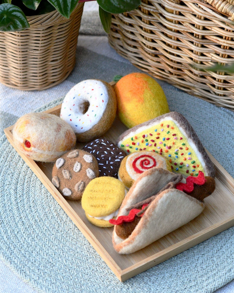 US stockist of Tara Treasures felt Aussie Picnic Grazing Box with Aussie play food