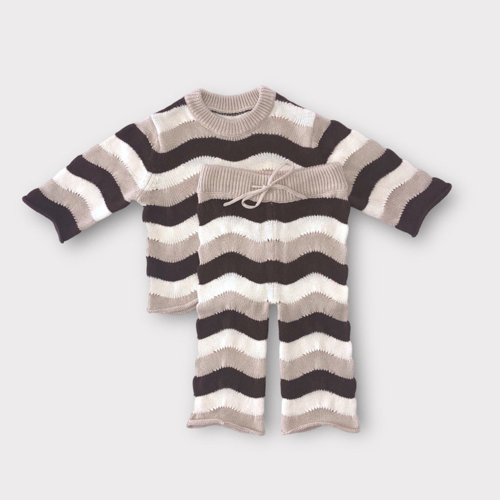 US stockist of Belle & Sun's Wave knit pants in Earth.