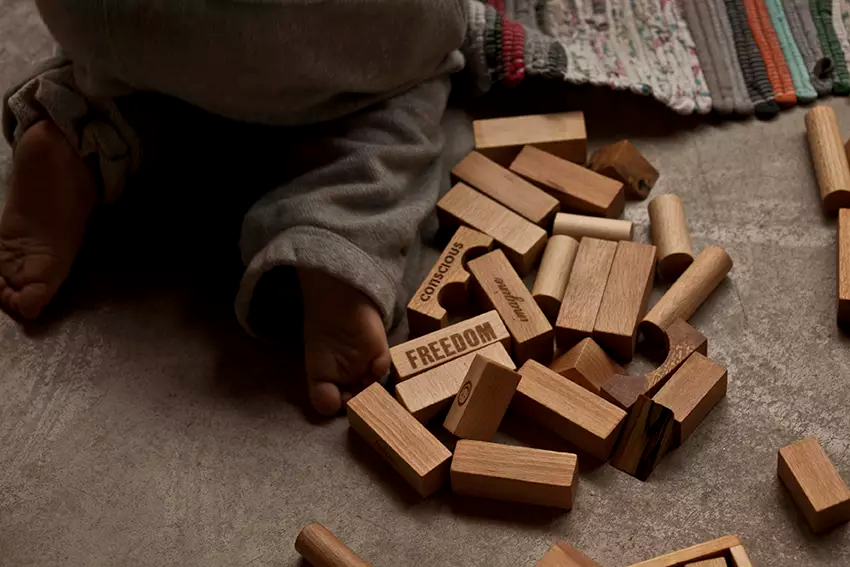 US stockist of Wooden Story's set of 30 pieces wooden natural blocks in tray