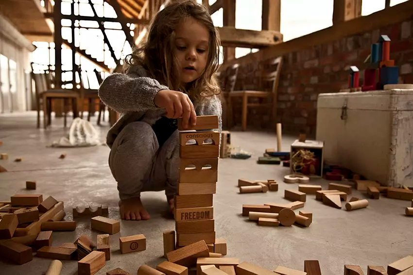 US stockist of Wooden Story's set of 30 pieces wooden natural blocks in tray