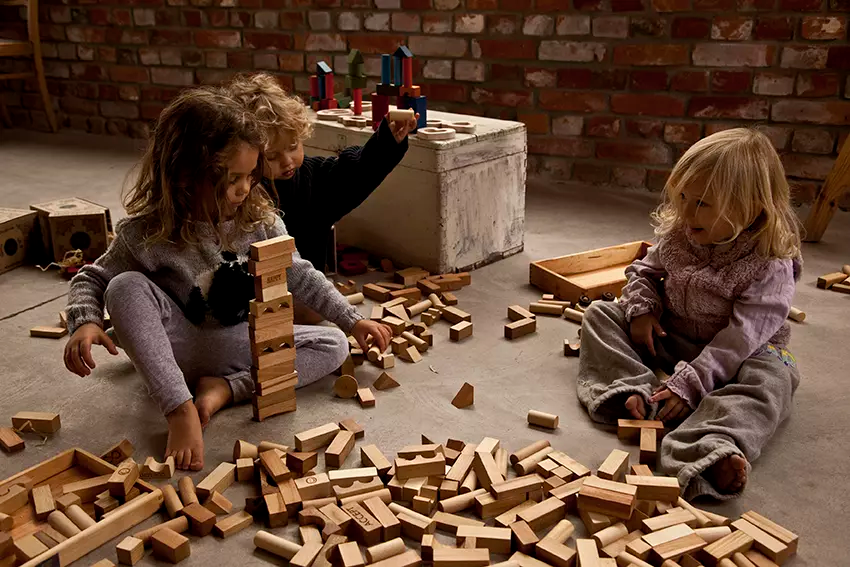 US stockist of Wooden Story's 54pc wooden natural blocks in tray