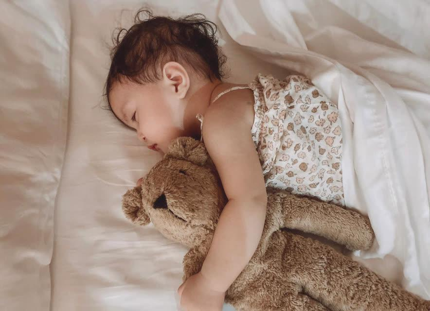 US stockist of Senger Naturwelt's small floppy beige bear.