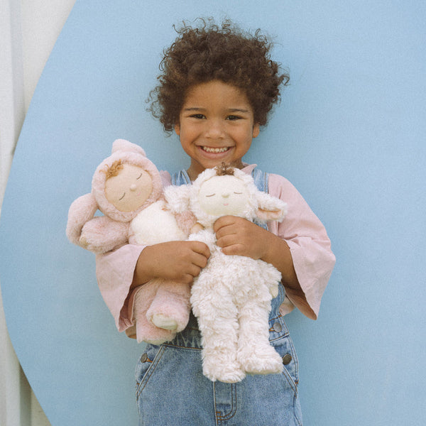 US stockist of Olli Ella's Vanilla Lamby Pookie Cozy Dinkum