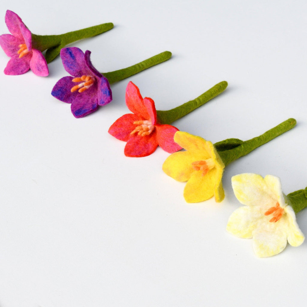 US stockist of Tara Treasures' Set of 5 Felt Flowers.  Set A