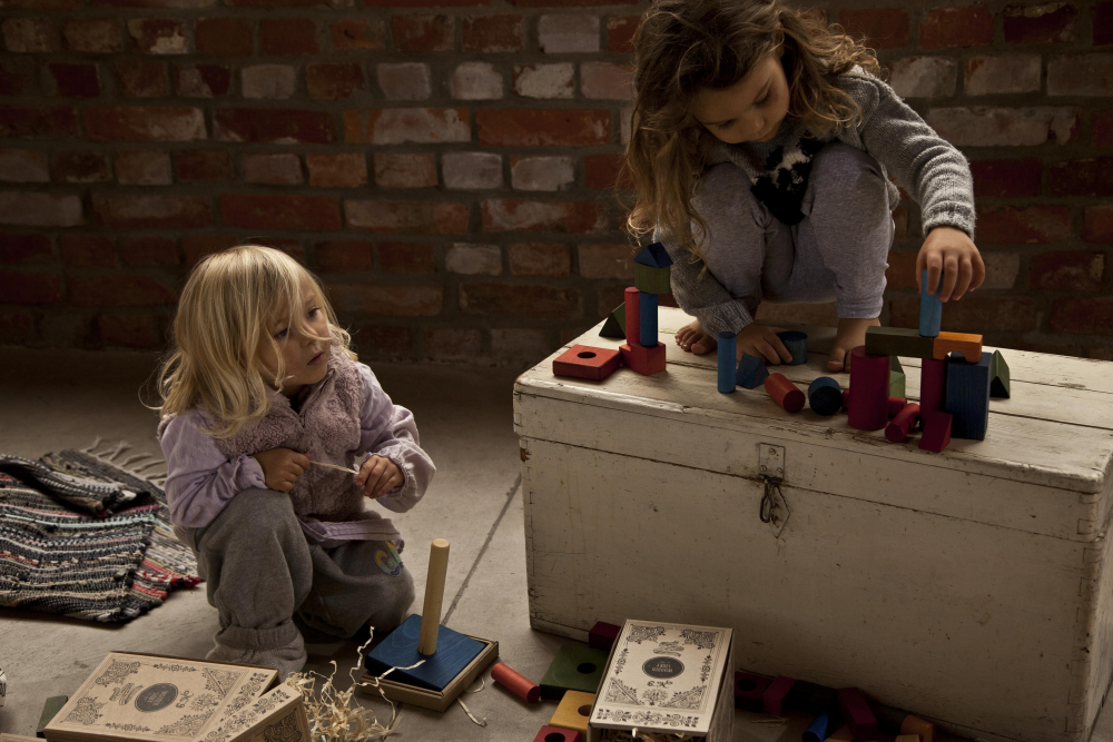 US stockist of Wooden Story's 30pc wooden rainbow blocks in tray