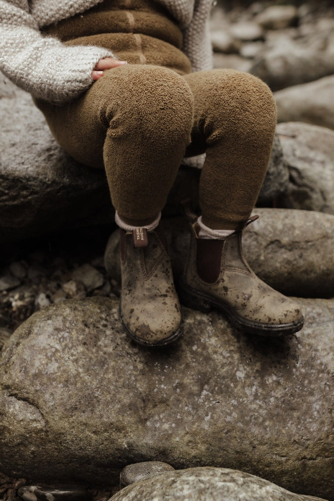 US stockist of Silly Silas' gender neutral, Teddy footless tights in Acorn Brown.