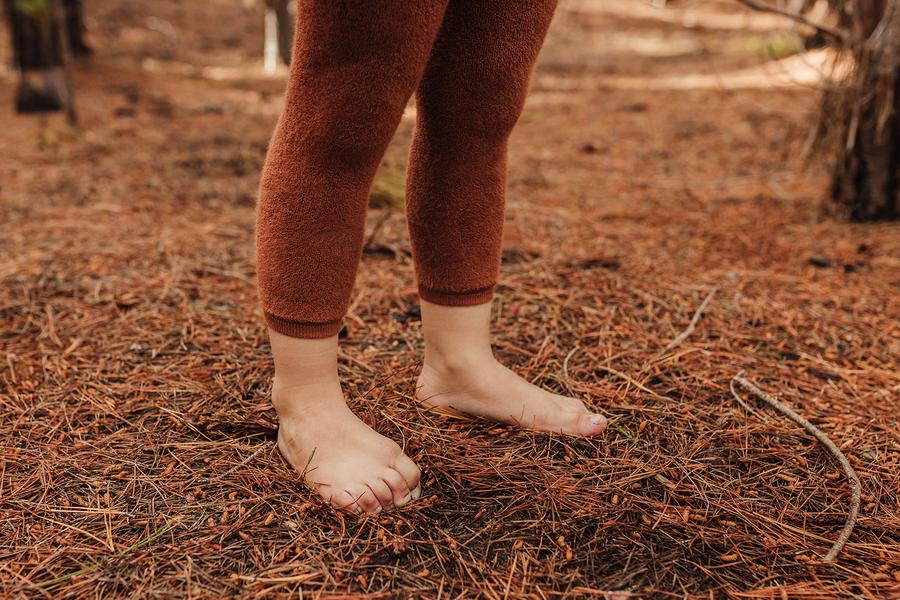 US stockist of Silly Silas' gender neutral, footless Teddy tights in Cinnamon.  Made from 100% okeo tex cotton with retro braces.