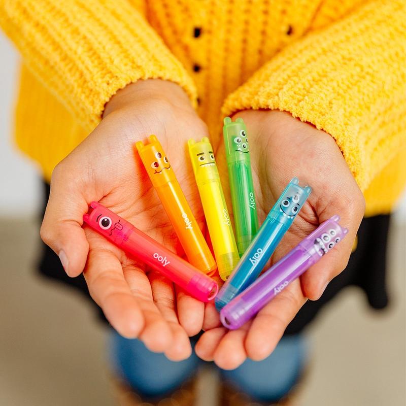 Stockist of Ooly's Rainbow desk pals happy pack.