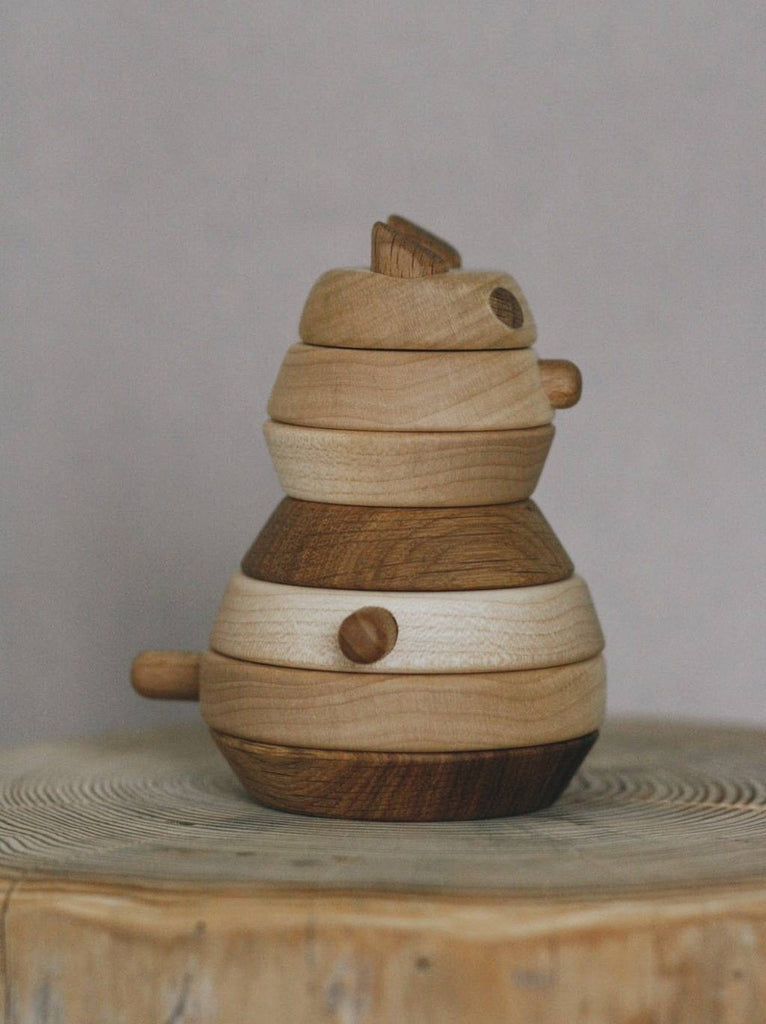 US stockist of Tateplota's handmade, wooden Cat Pyramid stacker.