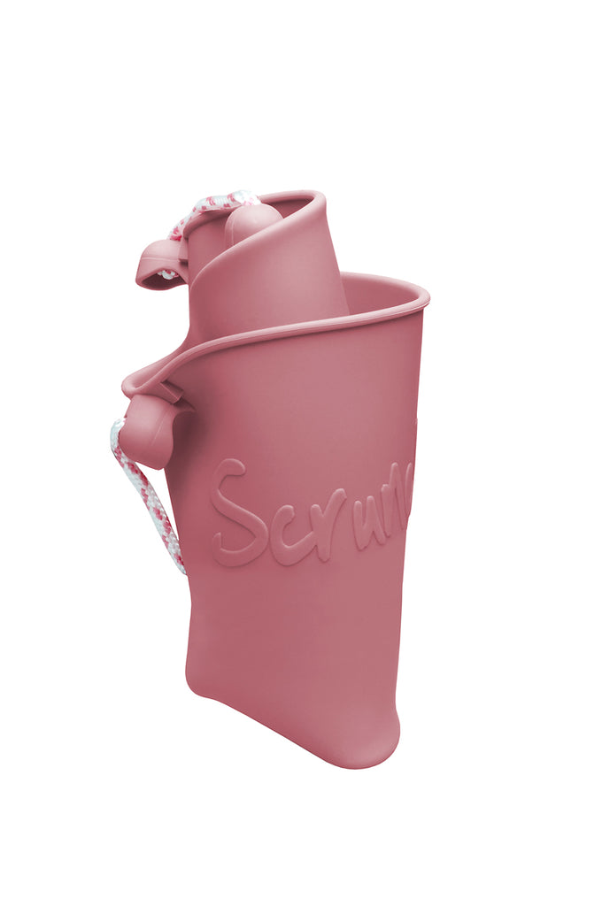 US stockist of Scrunch's dusty rose bucket.  Made from non-toxic, food grade silicone with a rope handle.