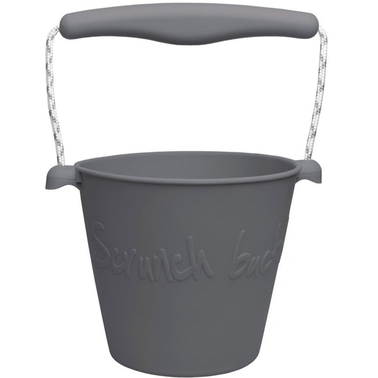 US stockist of Scrunch's cool grey bucket.  Made from non-toxic, food grade silicone with a rope handle.