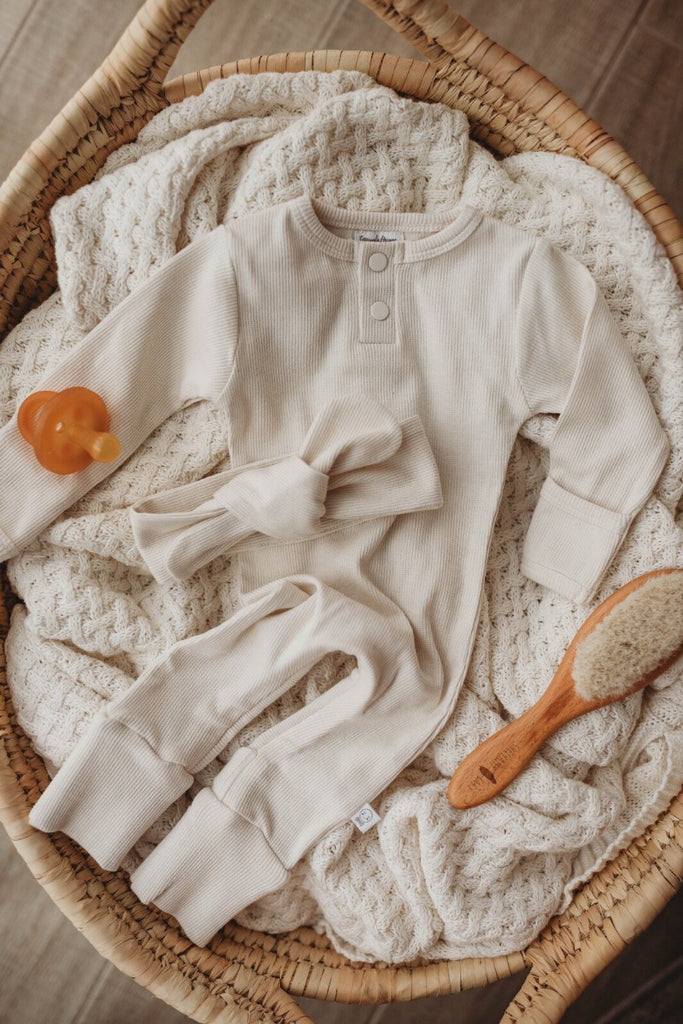 US stockist of Snuggle Hunny Kid's organic cotton jersey, halo zip footed sleeper.