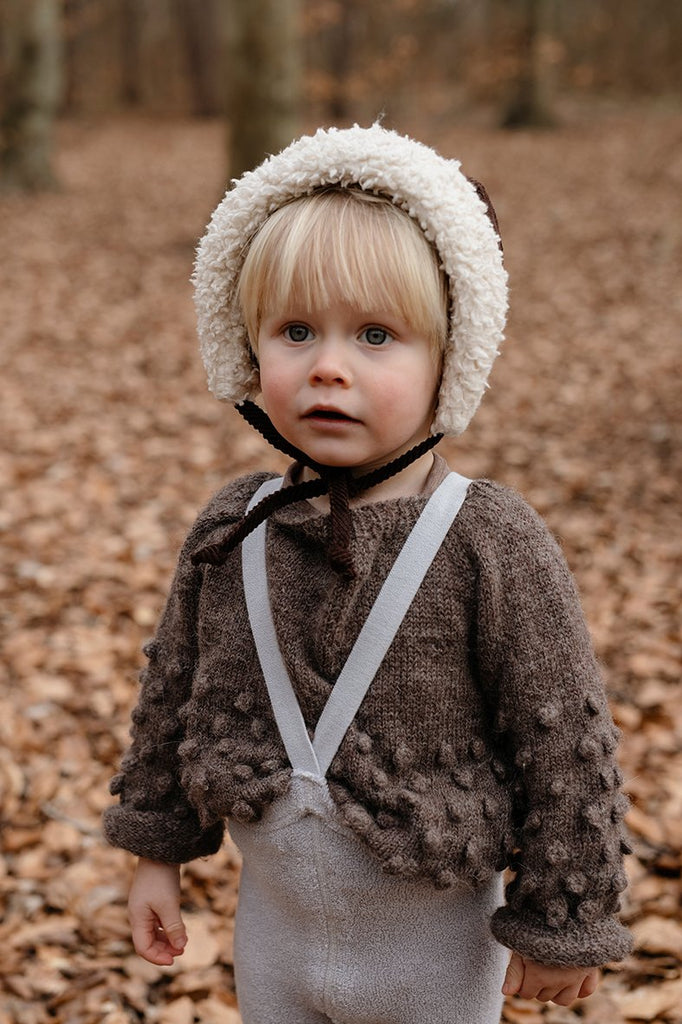 US stockist of Silly Silas' gender neutral, footed Teddy tights in Pearl Grey.  Made from 100% okeo tex cotton with retro braces.