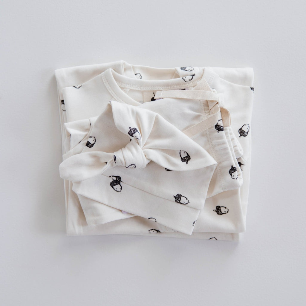 US stockist of Buck & Baa's gender neutral, organic cotton acorn leggings.