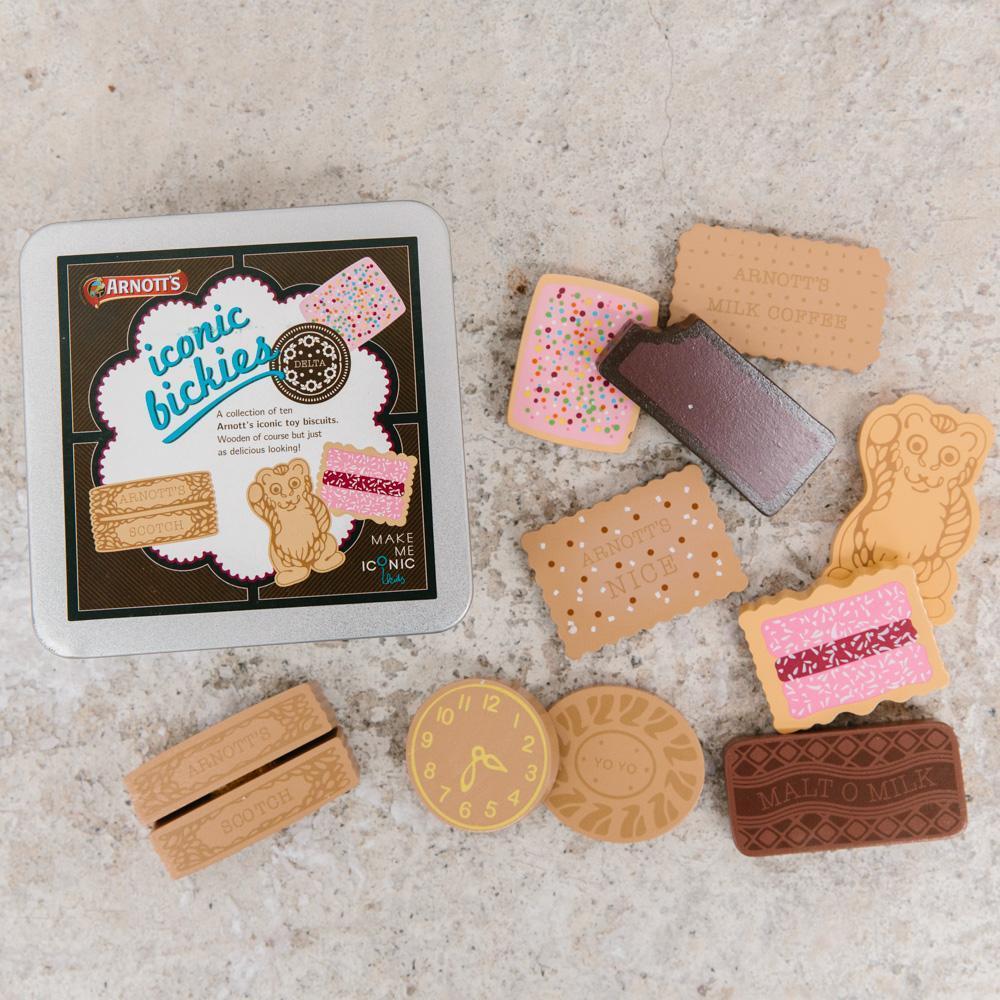 US stockist of Make Me Iconic's Australian Arnott's biscuit tin.  Contains 10pc wooden pretend play biscuits; perfect for tea parties.
