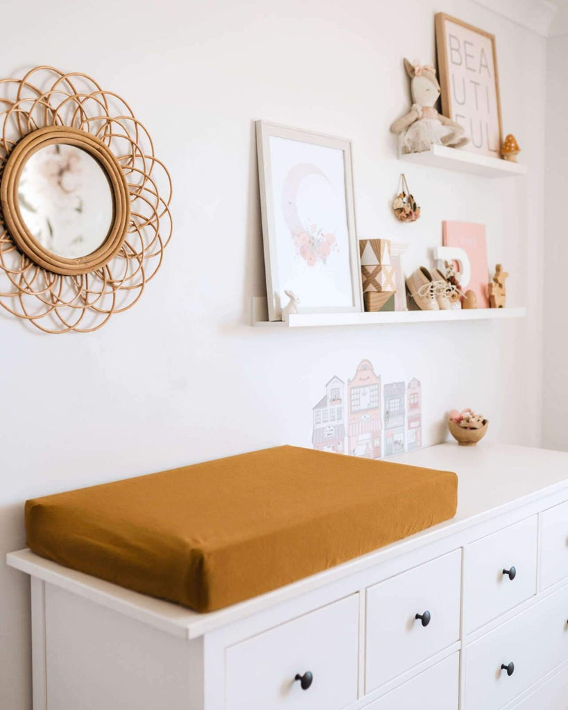 US stockist of Snuggle Hunny Kid's Bronze stretch cotton jersey bassinet sheet. Can also be used as a change mat cover.