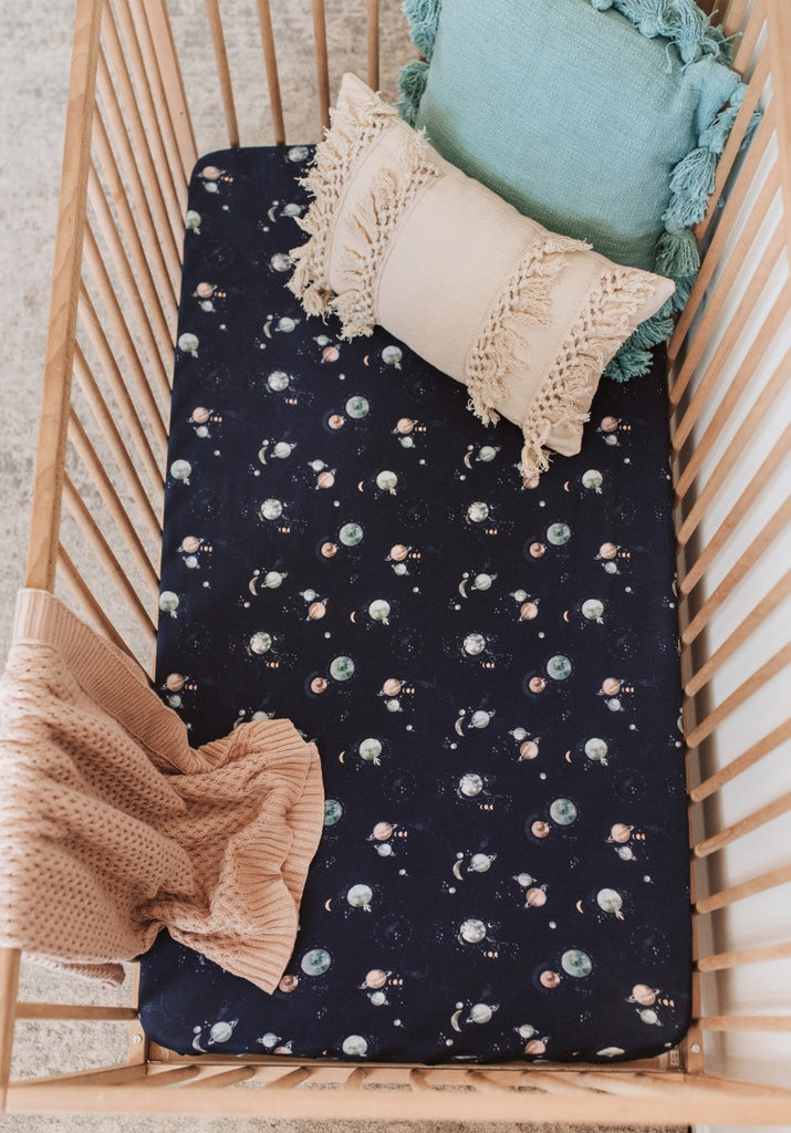 US stockist of Snuggle Hunny Kid's Milky Way crib sheet.