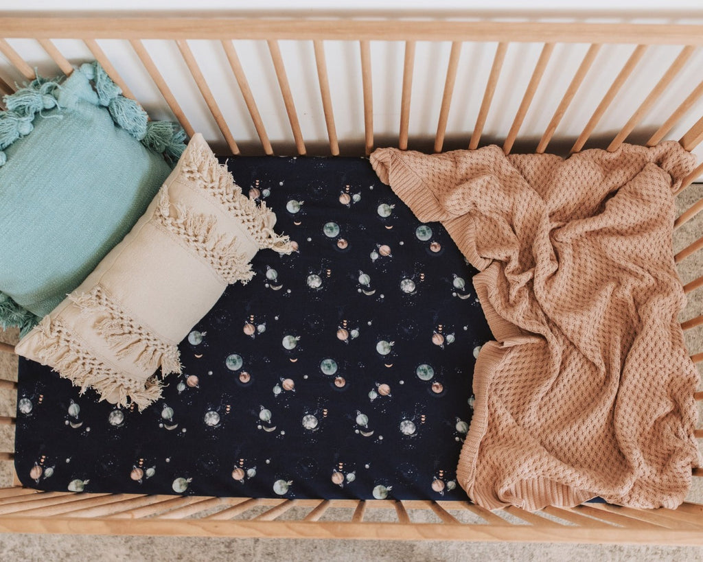 US stockist of Snuggle Hunny Kid's Milky Way crib sheet.