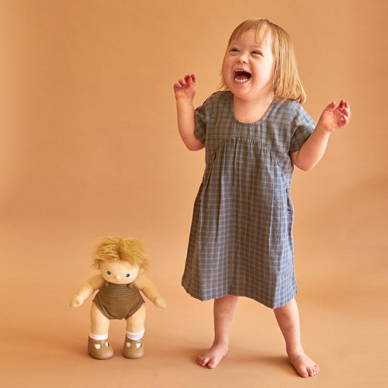 US stockist of gender neutral, blonde, blue eyed Olli Ella poppet dinkum doll.  