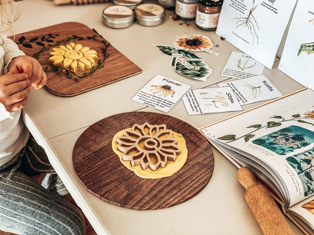 US stockist of Kinfolk Pantry's, non toxic, large Sunflower Eco Cutter.  Made from recycled wood mill sawdust and plant based biodegradable plastic.  Made for cookie or play dough.