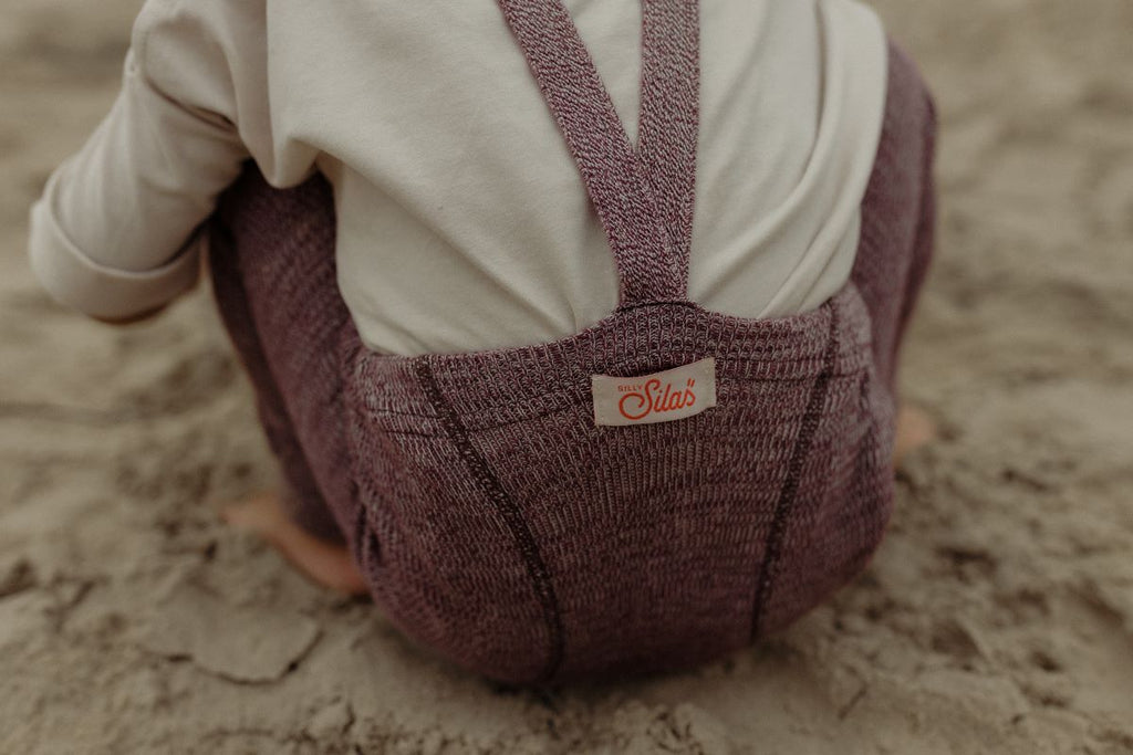 US stockist of Silly Silas' footless cotton tights in Vanilla Fig.