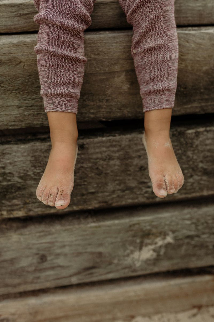 US stockist of Silly Silas' footless cotton tights in Vanilla Fig.