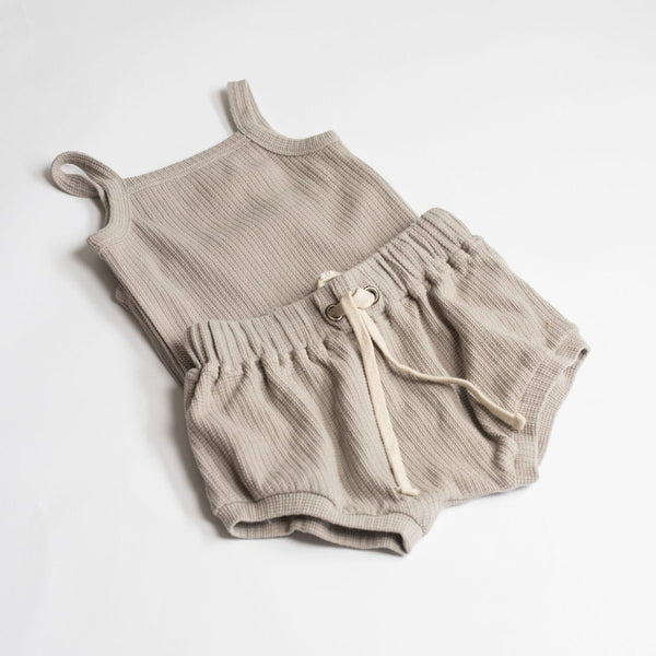 US stockist of Five O' Six's Flossy Waffle Set in Chateau Grey.  Made from 100% organic cotton.