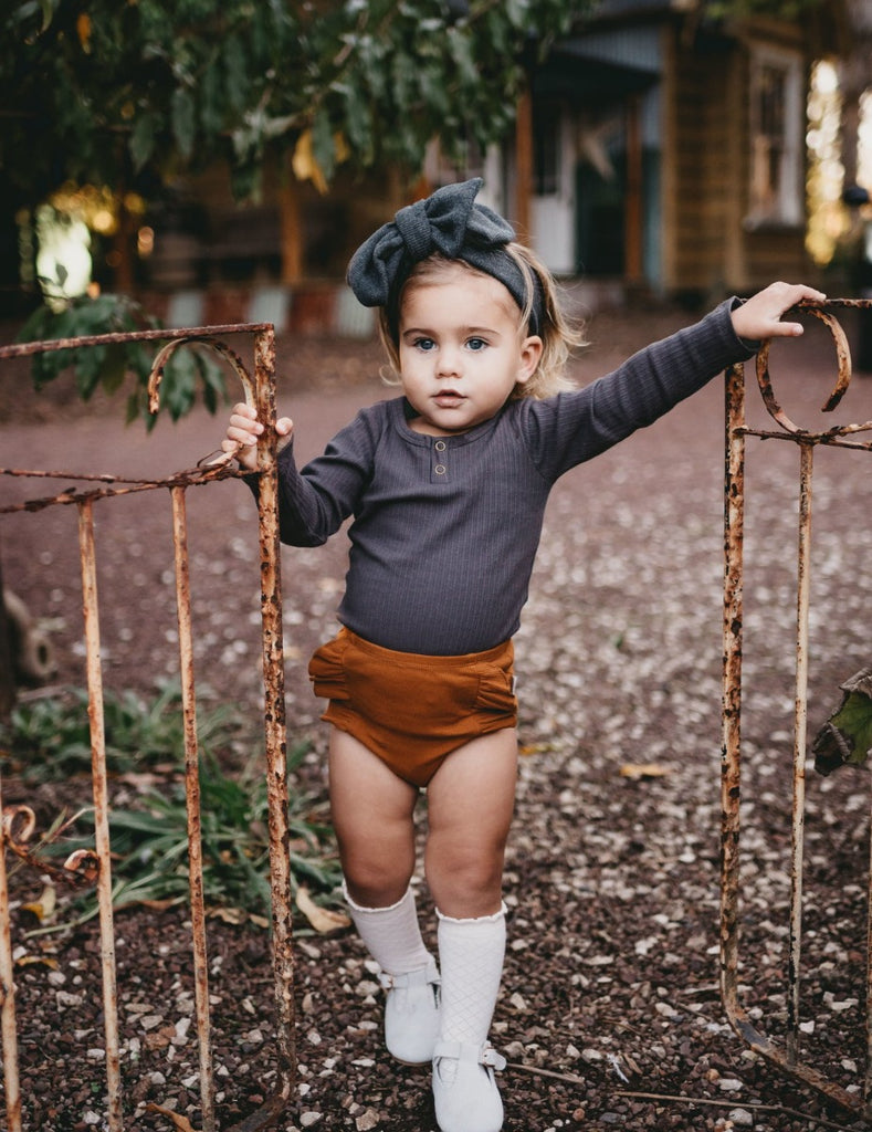 US stockist of Karibou Kids acorn Georgia ribbed ruffle bloomers